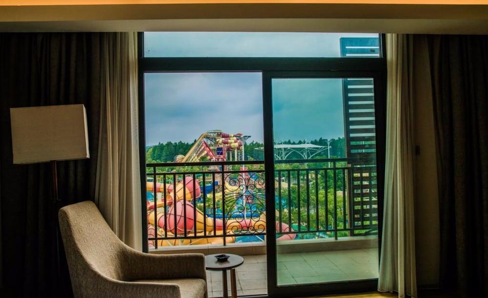 Gleetour Maya Hotel Ухан Екстериор снимка