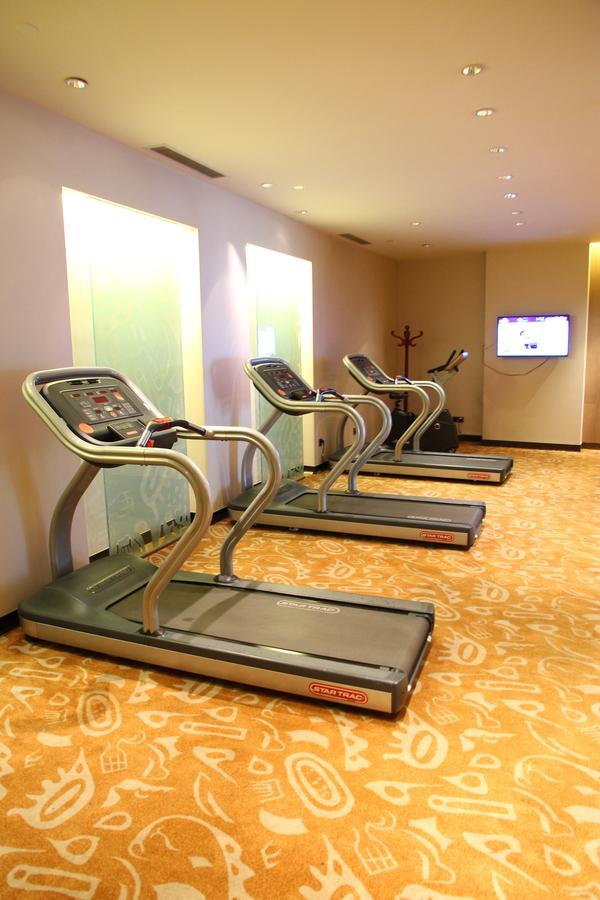 Gleetour Maya Hotel Ухан Екстериор снимка