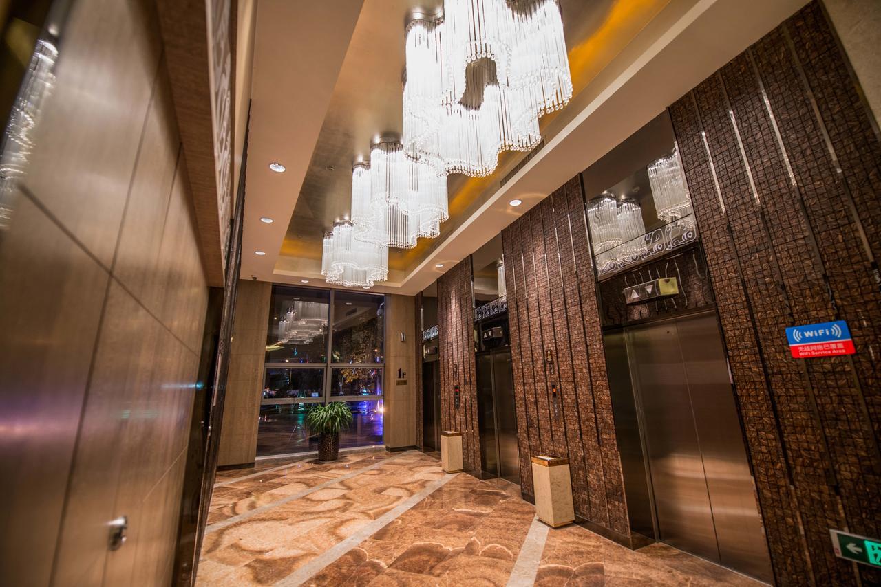 Gleetour Maya Hotel Ухан Екстериор снимка